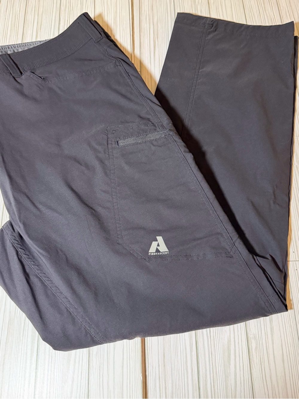 Eddie Bauer Mens First Ascent Hiking Pants 44x34 Lightweight Outdoor Travel